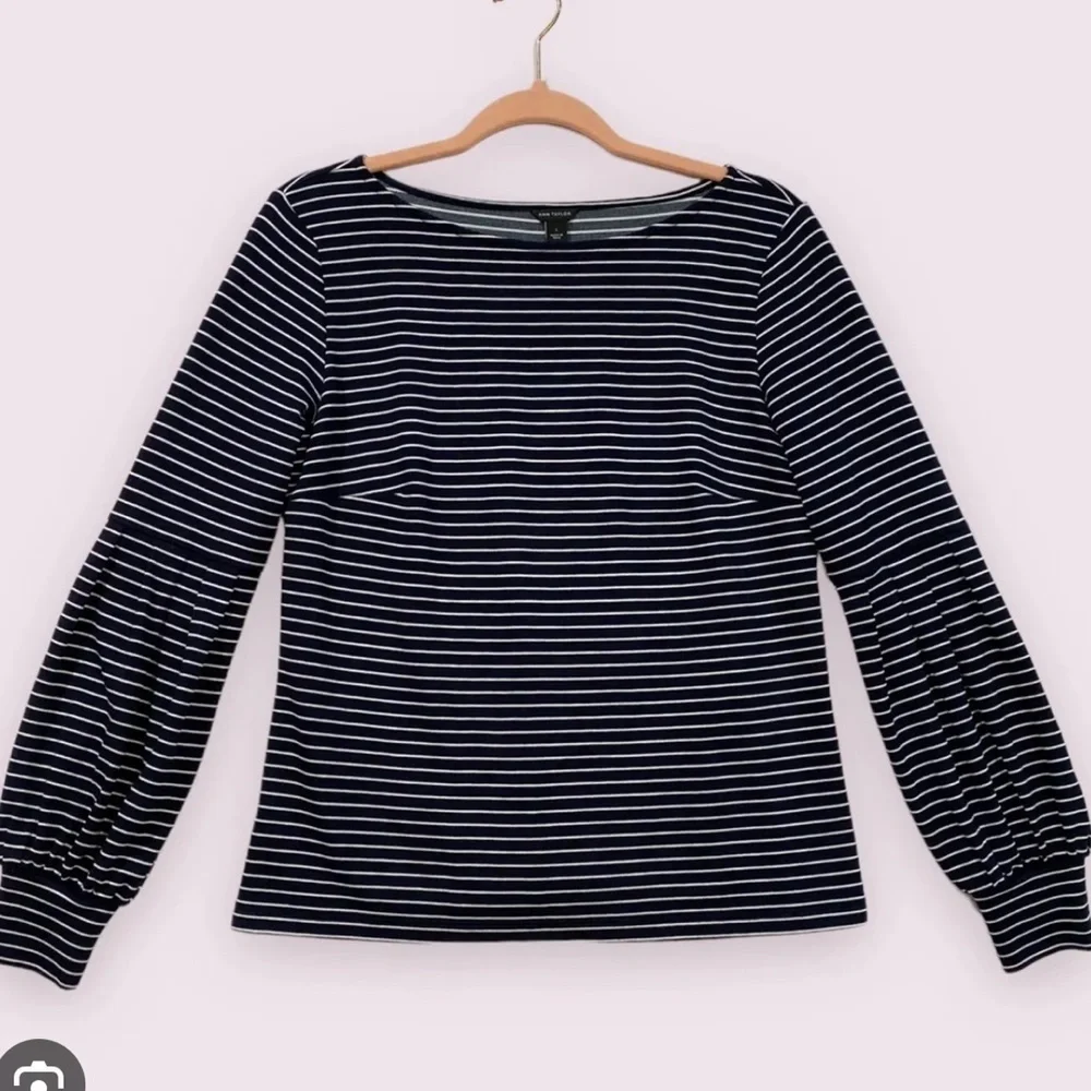 Ann Taylor Striped Navy Blue and White Ballon Sleeve Long Sleeve Top - Picture 2 of 6